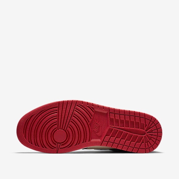 Retro Air Jordan 1’s Breds - Picture 4 of 7